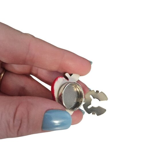 5 Teacher School Button Covers Apple Globe Chalkboard Artsy Art You Wear - Picture 3 of 7